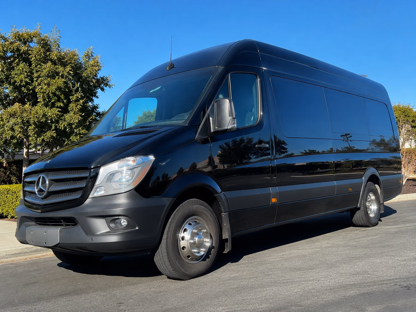 find the perfect transportation for your next corporate event 4